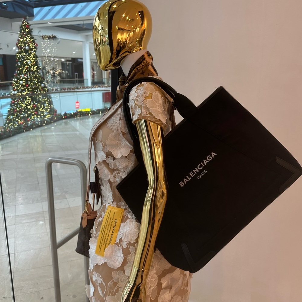 Balenciaga Elegant Black Tote